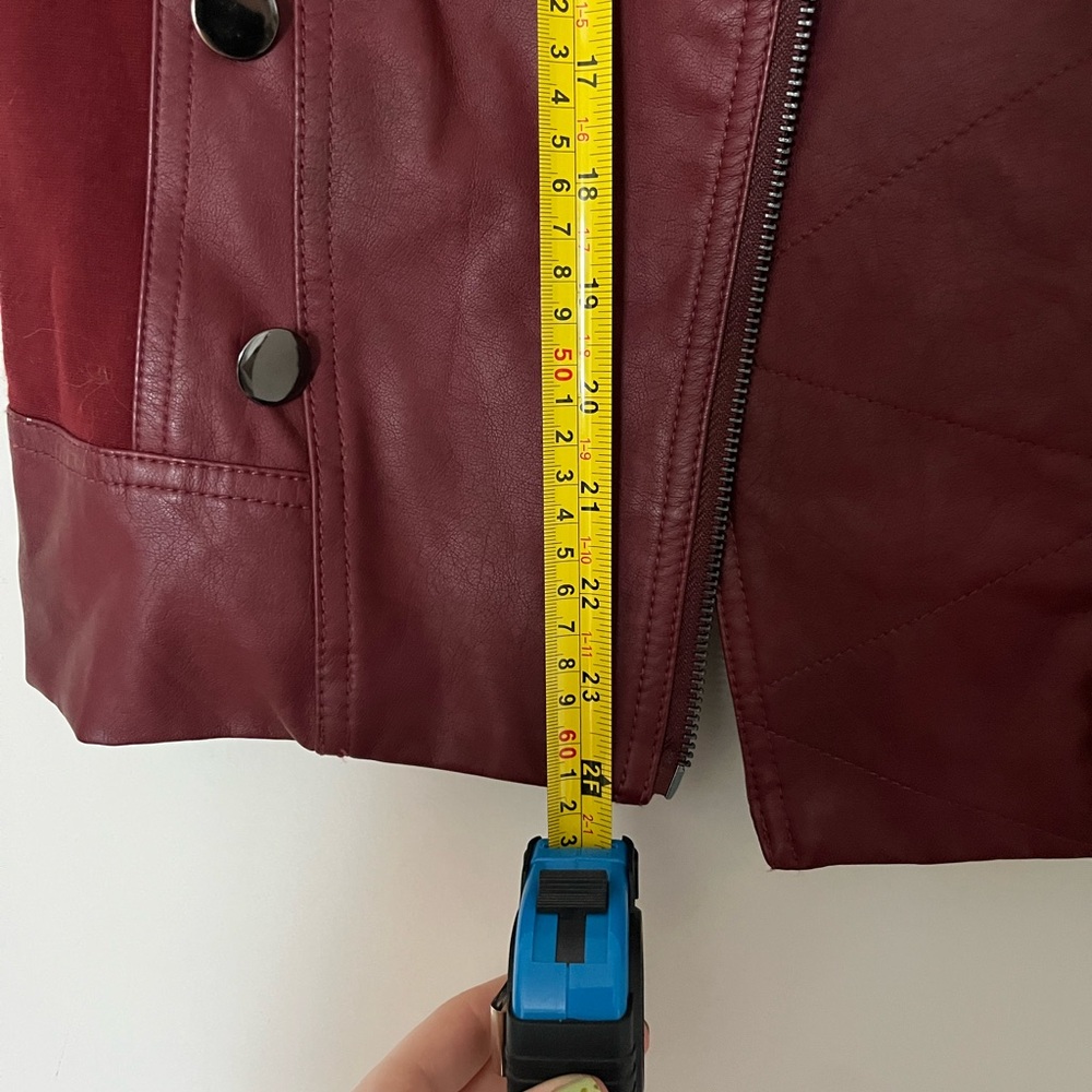 XOXO Women's Burgundy Sleeveless Jacket - Picture 4 of 5